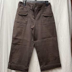 B. Moss Brown Capris | Size 8